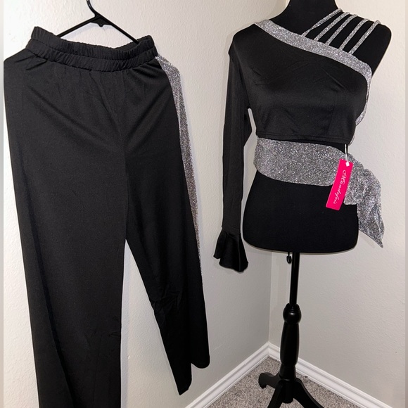 I’m A Boss Metallic Boot Cut Pants Set - Picture 3 of 4